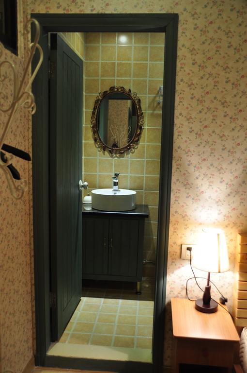 Snail Youth Hostel Huzhou Room photo
